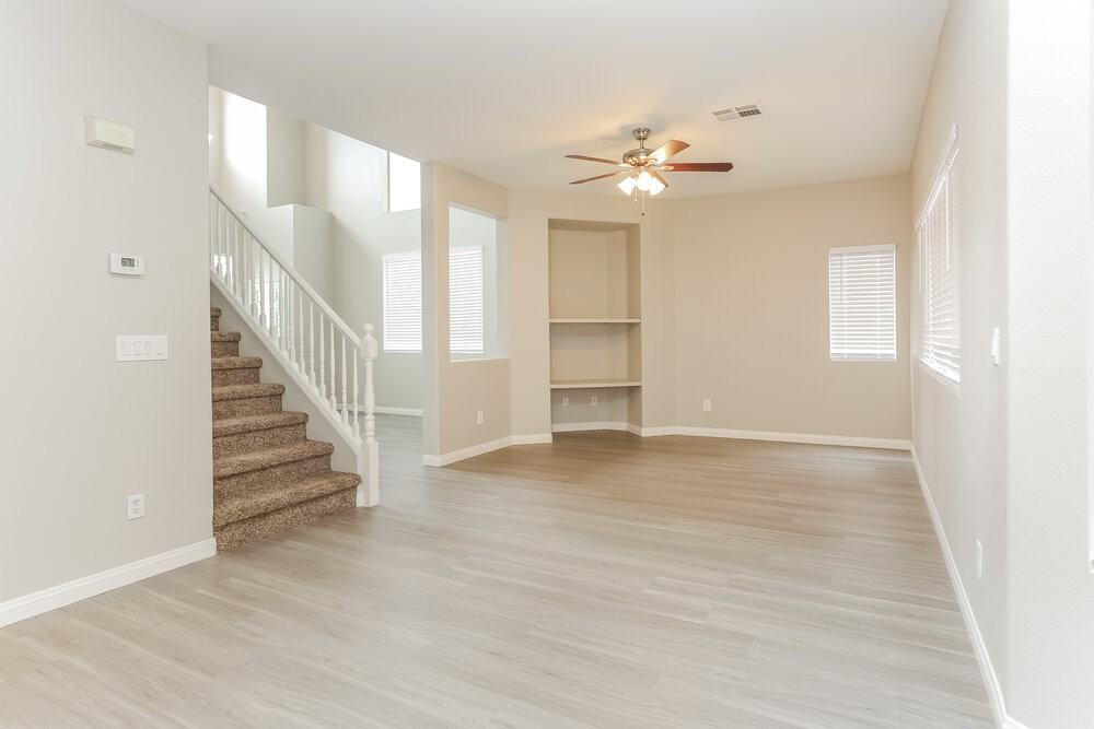 10405 Turning Leaf Ave - Photo 4 of 17