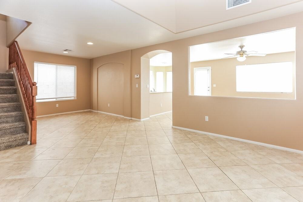 10405 Turning Leaf Ave - Photo 5 of 17