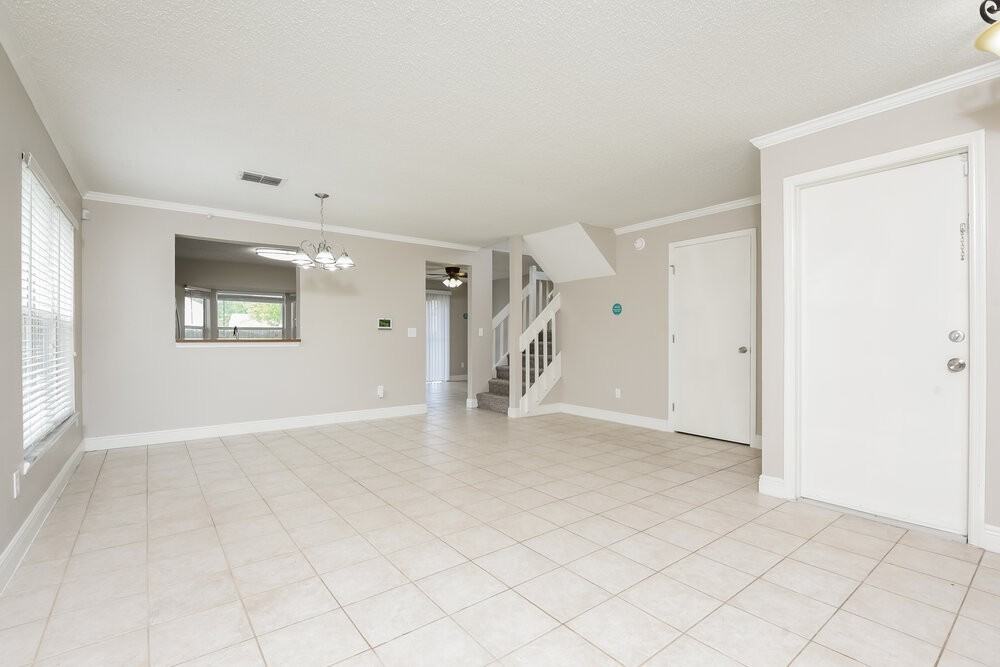 1060 Martin Blvd - Photo 5 of 17