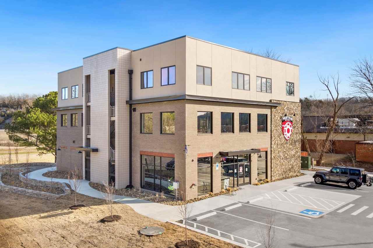 10 Riordan Rd #1221871P - Photo 4 of 26