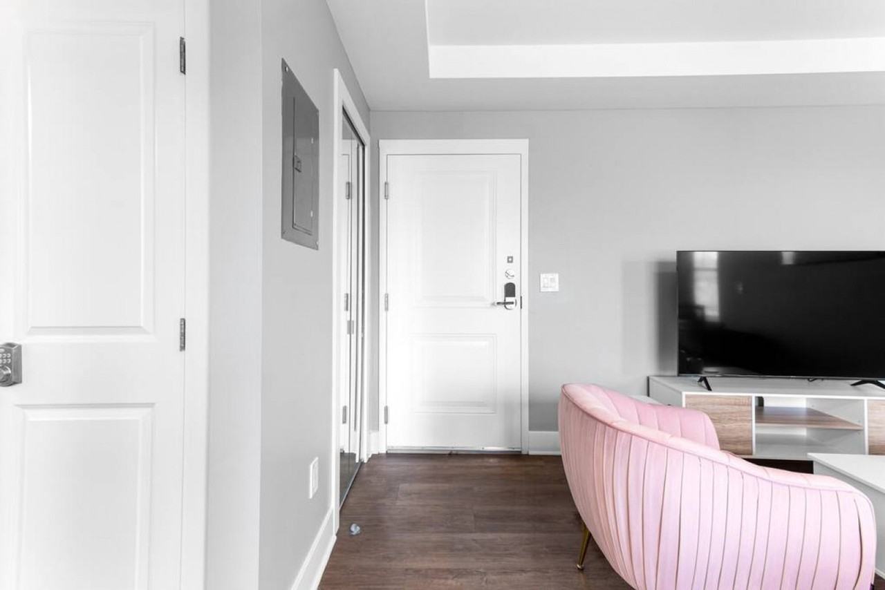 457 East Kirby Street - Photo 3 of 67