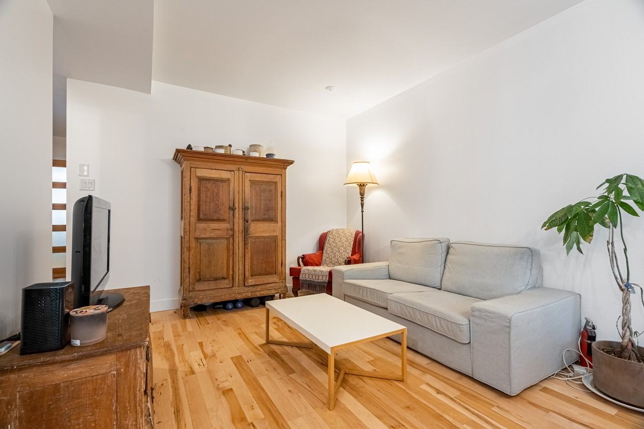 4850 Rue Boyer - Photo 3 of 14