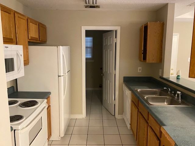 917 Greystone Drive - Photo 2 of 12