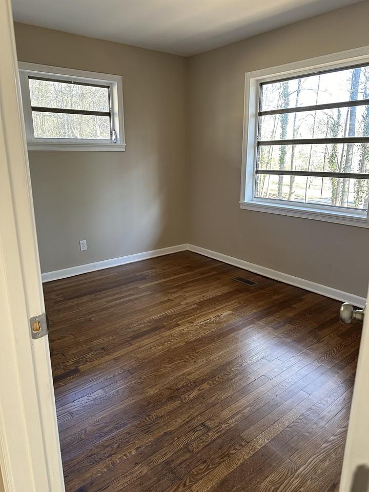 741 Barron Dr #B - Photo 3 of 13