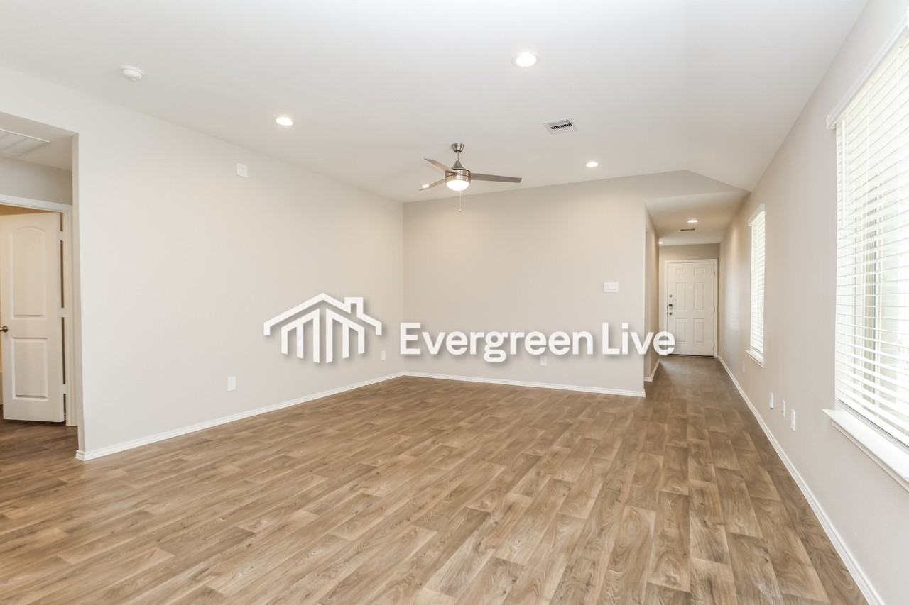 9913 Glenbrook Ln - Photo 6 of 16