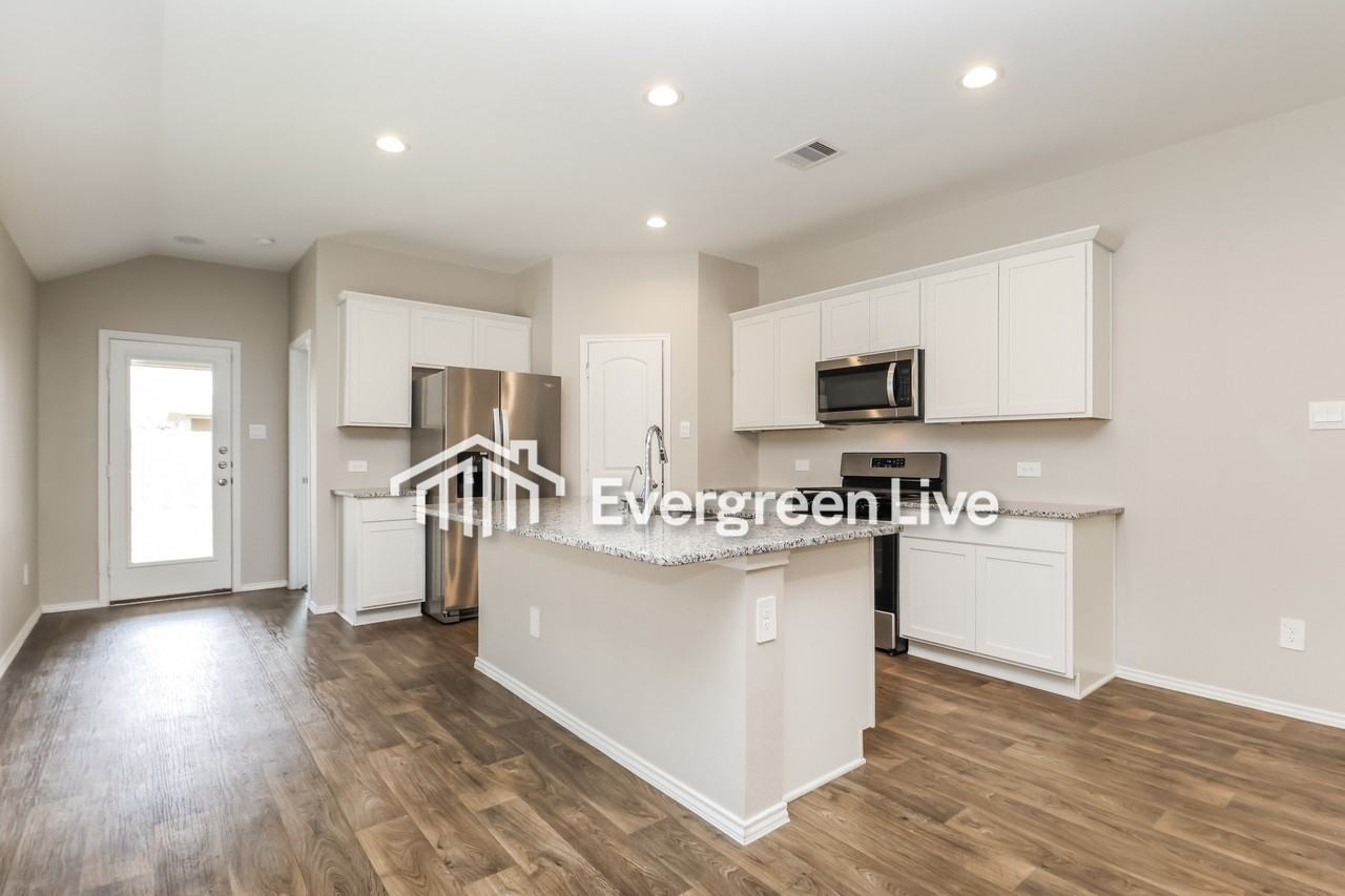 9913 Glenbrook Ln - Photo 7 of 16