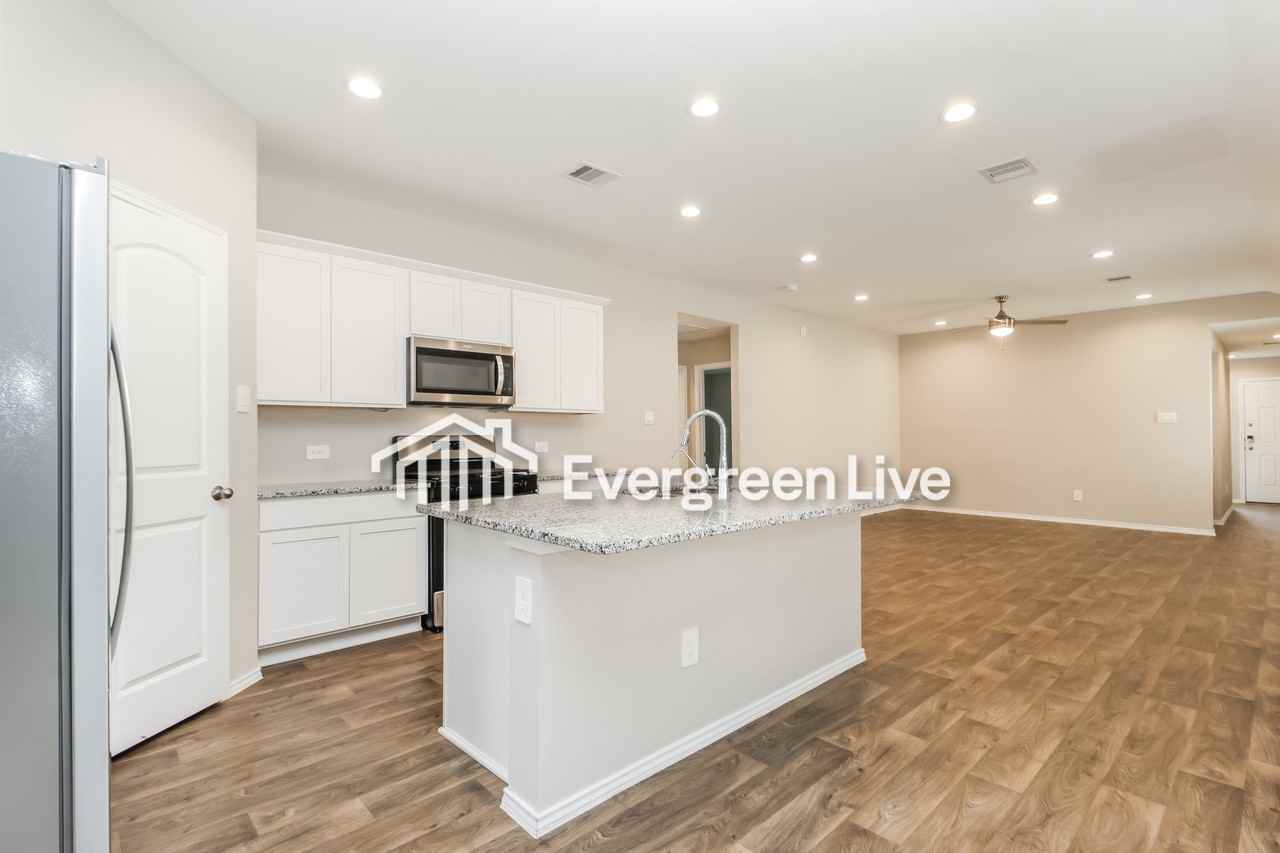 9944 Glenbrook Ln - Photo 7 of 15