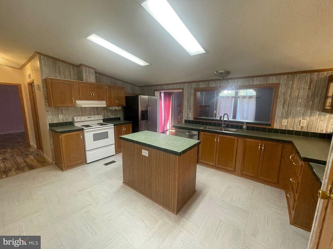 772 Quarry Rd - Photo 3 of 13