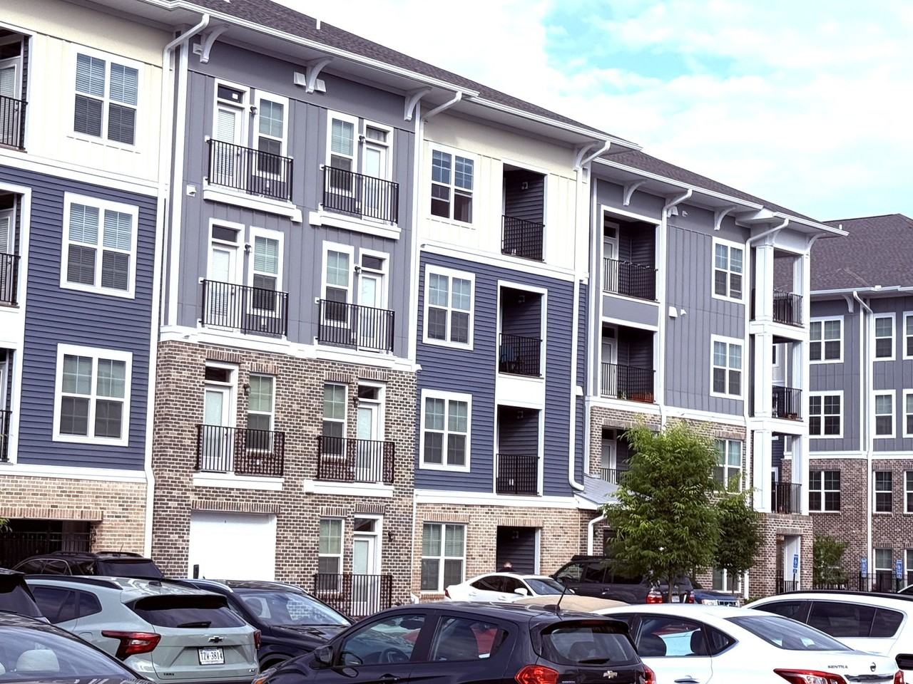 Avant at Huntington Point - Photo 2 of 50