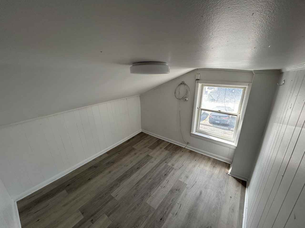 Ontario St & Bond St E #1 - Photo 2 of 9