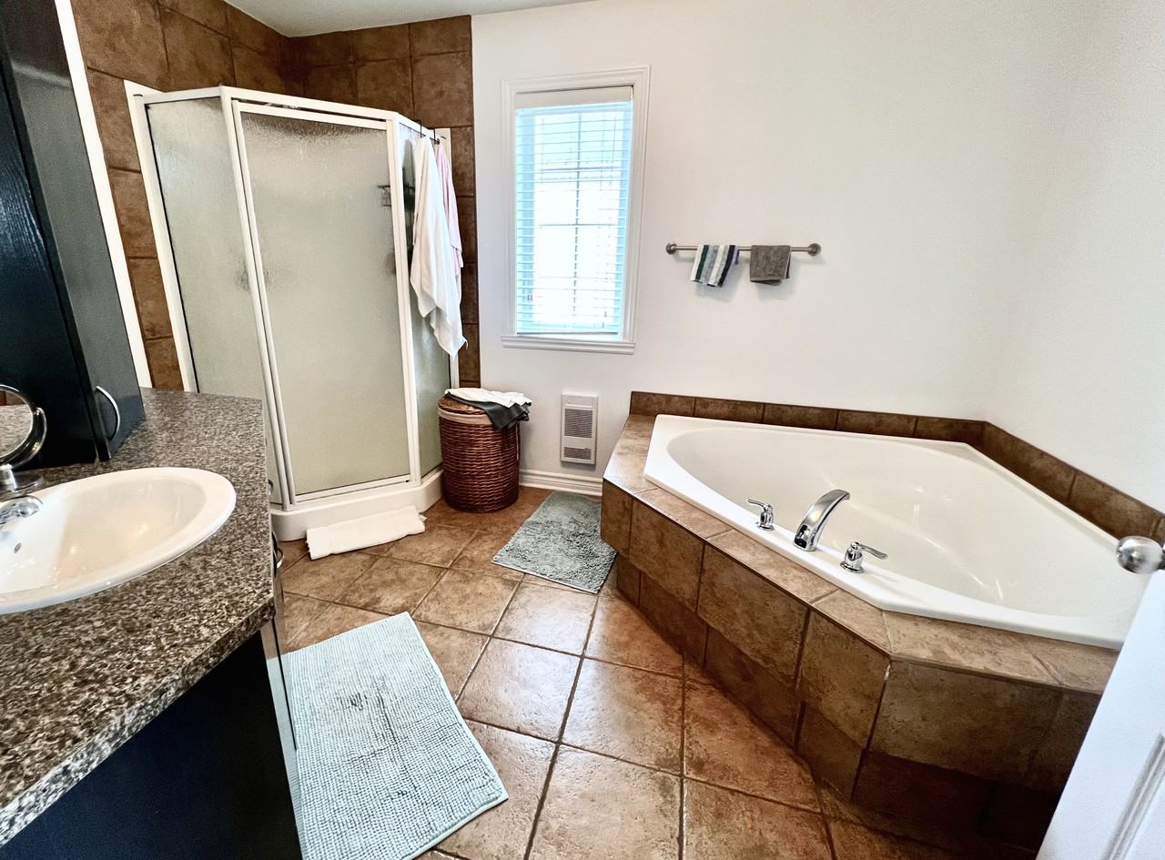 1116 Rue de Chambord - Photo 2 of 11