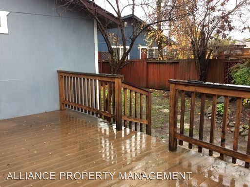 2221 Malin Place - Photo 3 of 10