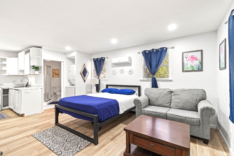 124 Jamestown Ave - Photo 3 of 11