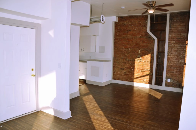 445 W Mcmicken Ave #3 - Photo 2 of 20