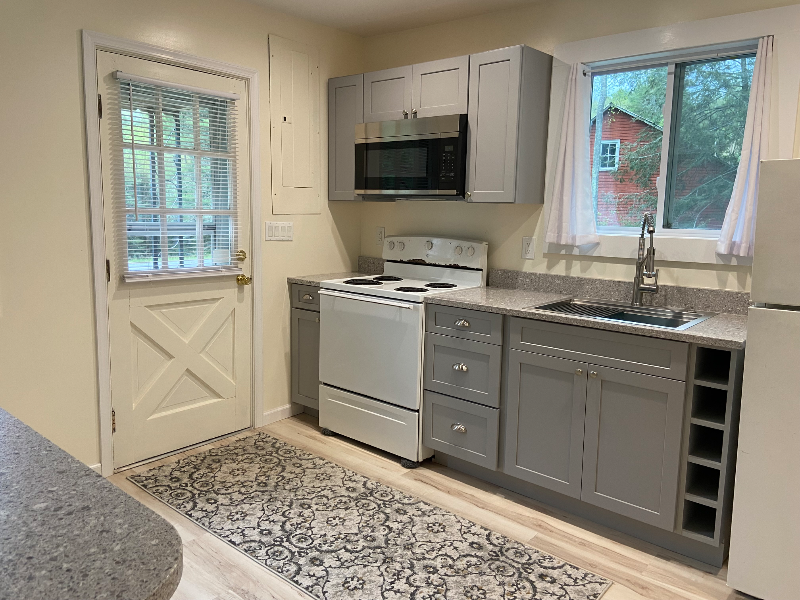 100 Bee Hollow Rd - Photo 2 of 8