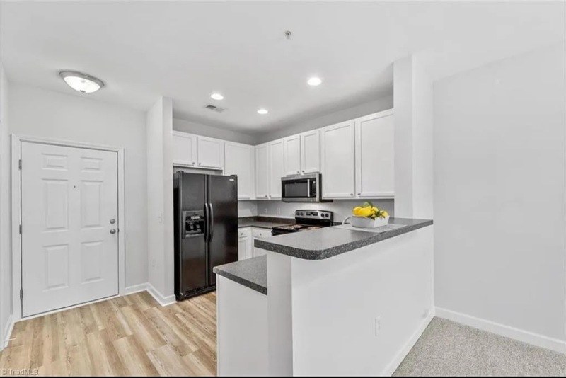 7106 W Friendly Ave #301 - Photo 3 of 12