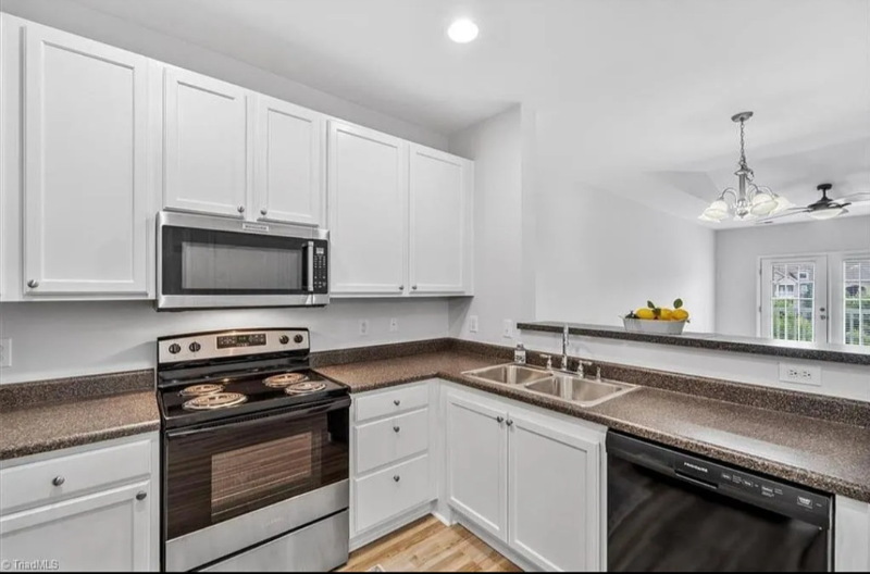 7106 W Friendly Ave #301 - Photo 4 of 12