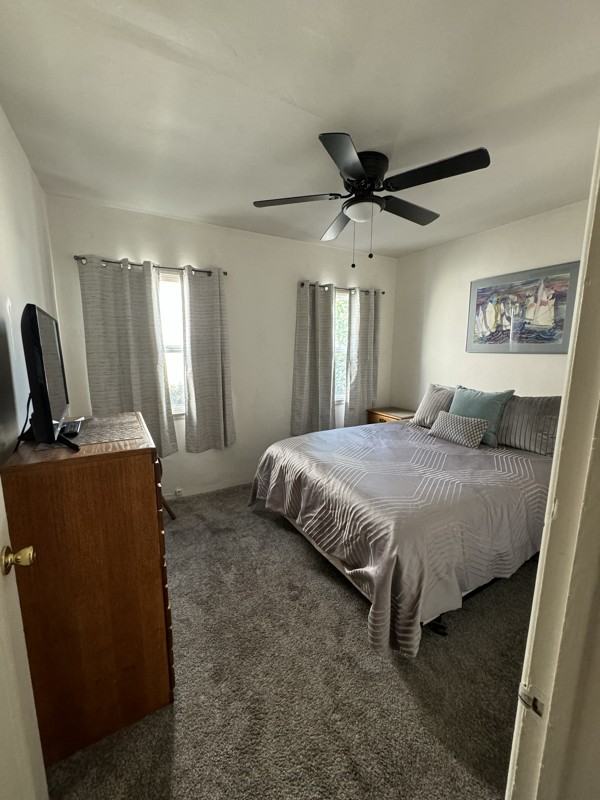 2105 Huntington Ln - Photo 4 of 12