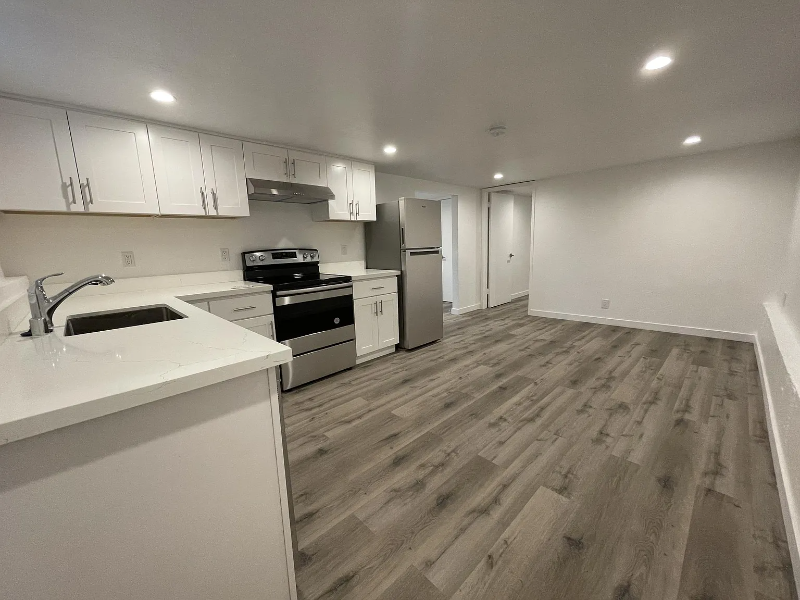 1640 Everett St - Photo 2 of 10