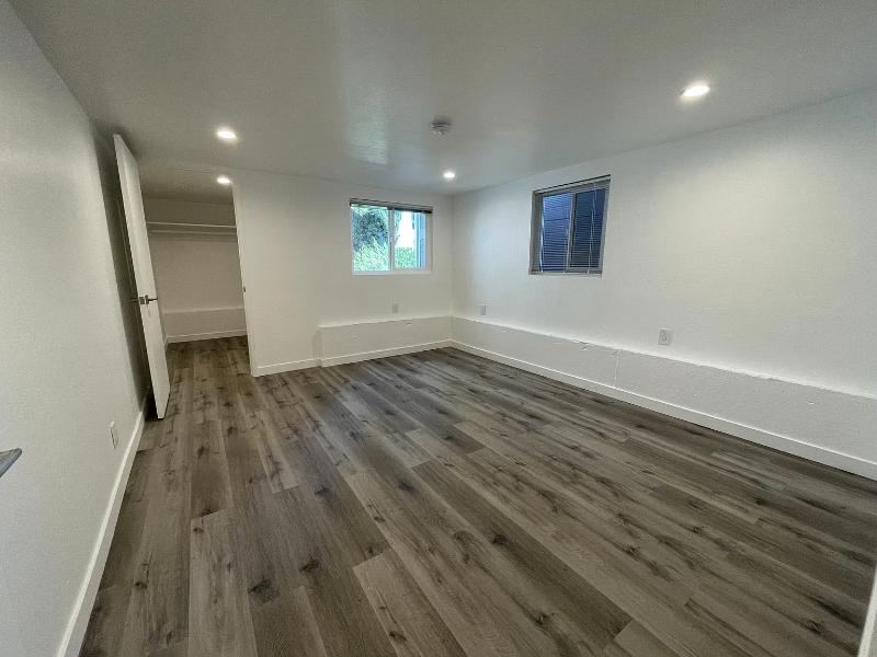 1640 Everett St - Photo 3 of 10