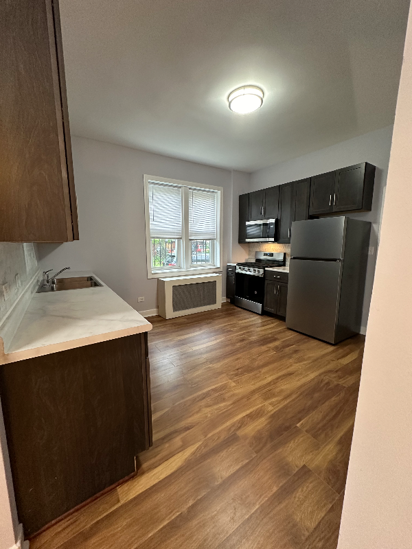 4258 W Thomas St #1F - Photo 2 of 19