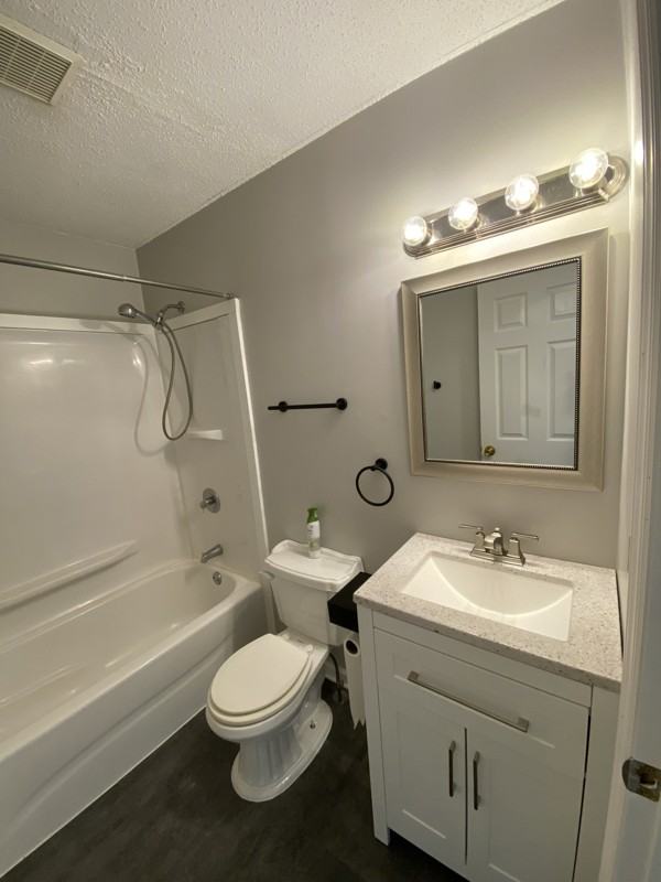 14 Hilton Dr - Photo 2 of 12