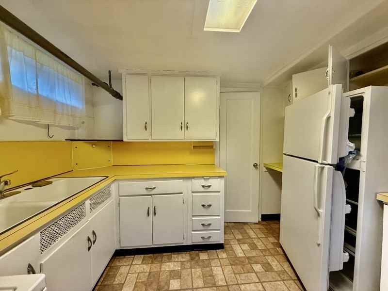 332 Jackson Ave - Photo 2 of 5