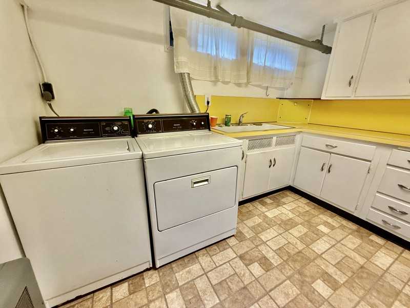 332 Jackson Ave - Photo 3 of 5