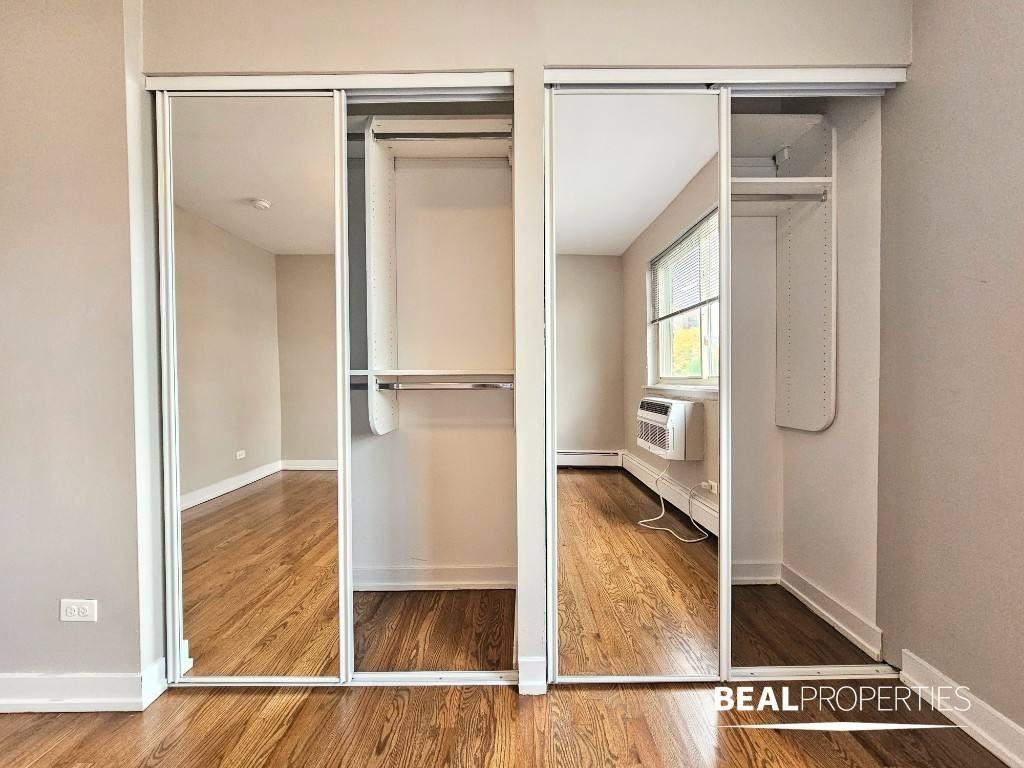 524 West Oakdale Avenue - Photo 5 of 6