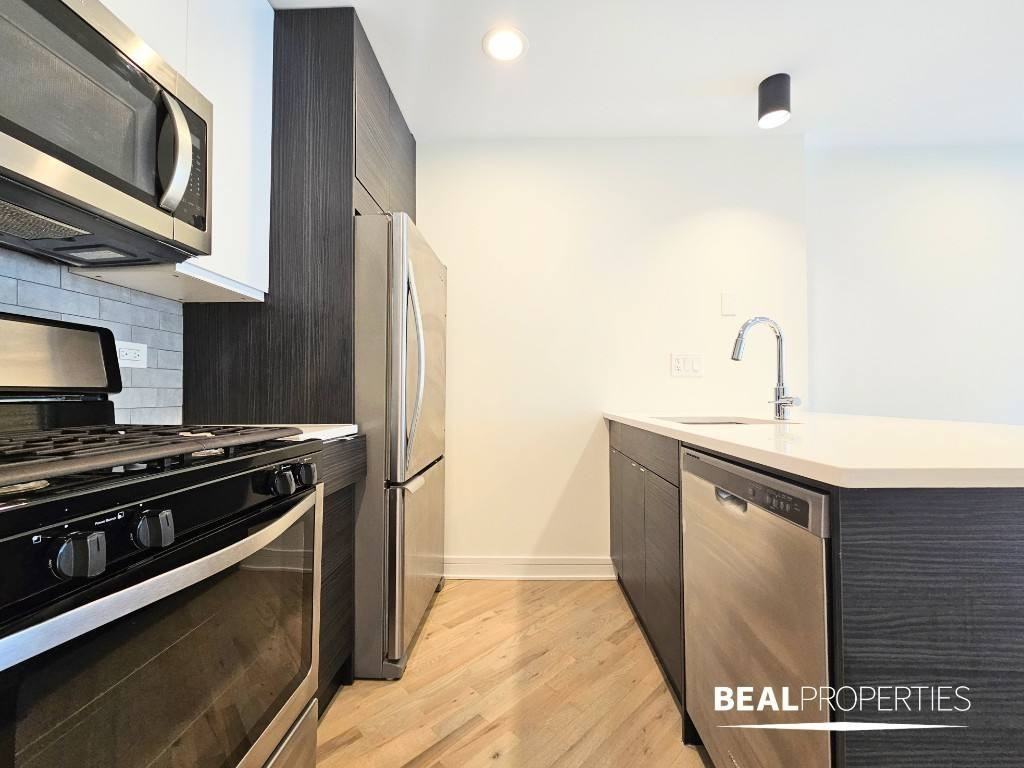 956 West Grace Street - Photo 3 of 9