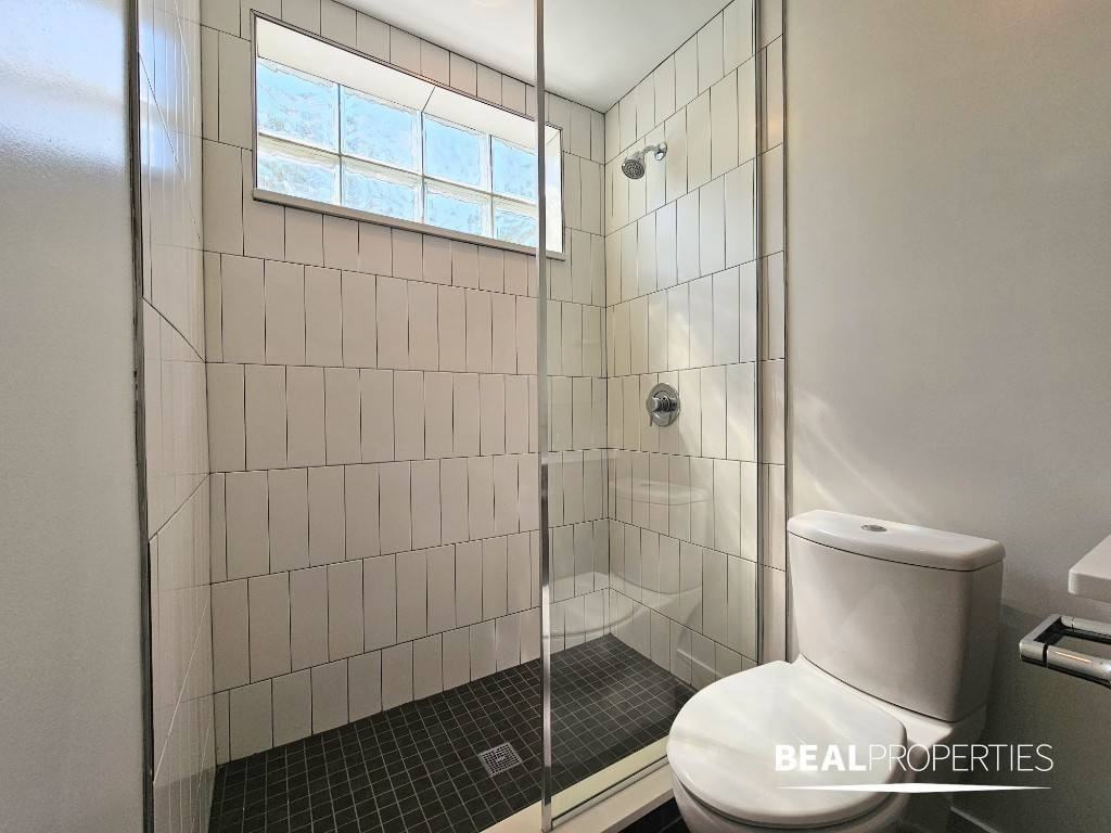 956 West Grace Street - Photo 5 of 9