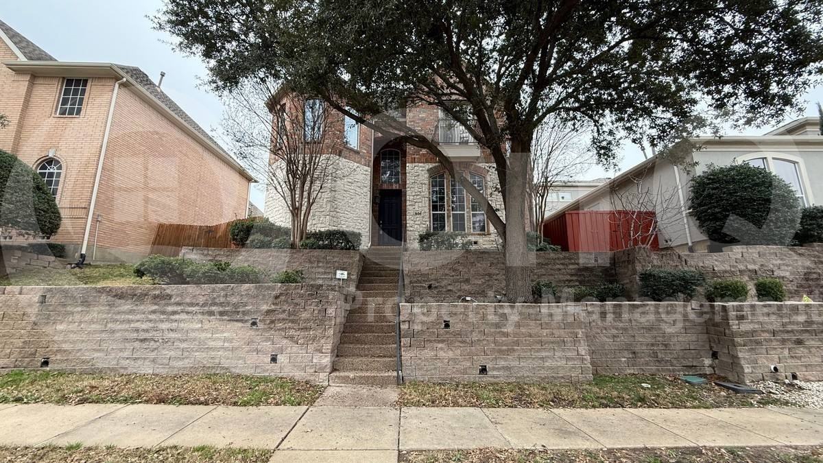 3604 University Park Ln - Photo 2 of 10