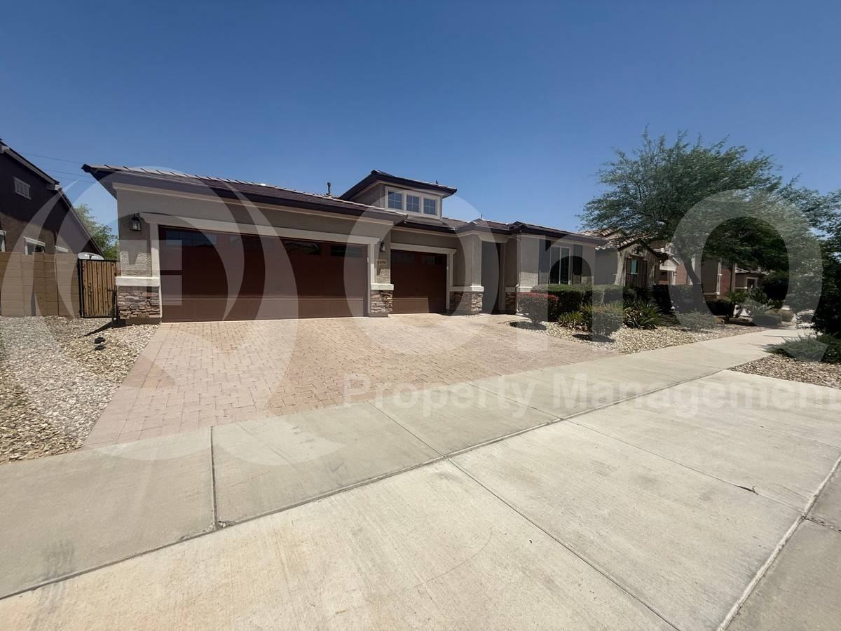 16090 W Shaw Butte Dr - Photo 2 of 10