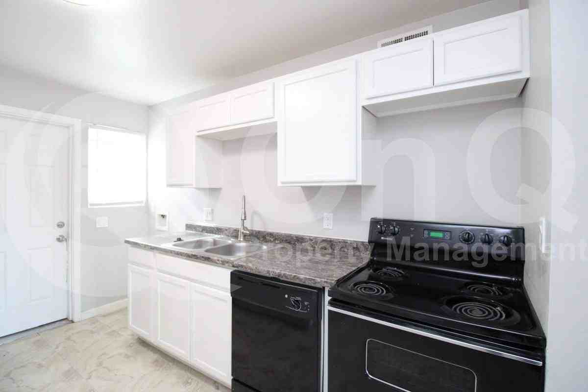 316 S Allen #2 - Photo 2 of 10