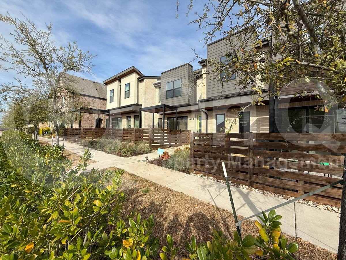 3404 Zellwood Ln - Photo 2 of 10