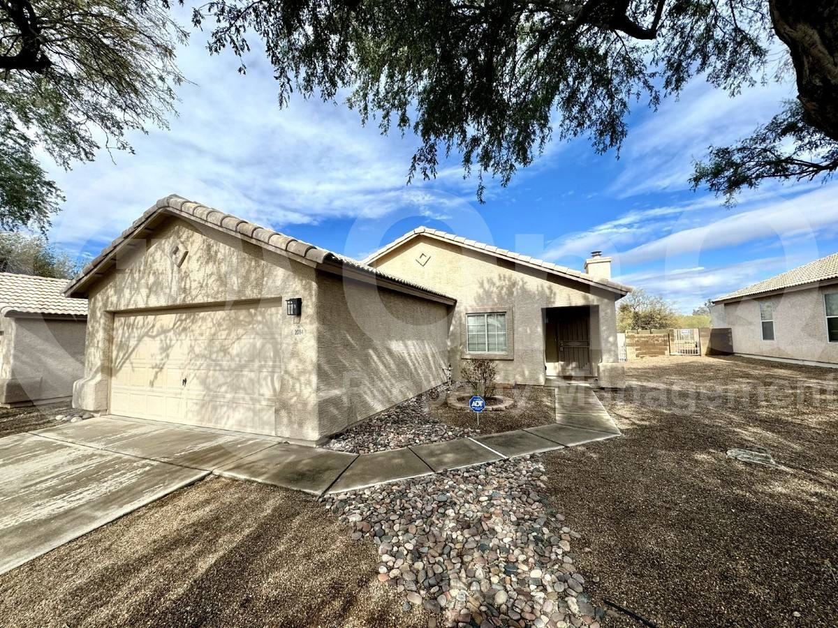 2084 W Cholla Estate Dr - Photo 2 of 10