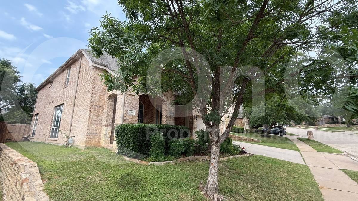 4536 Brenda Dr - Photo 3 of 10