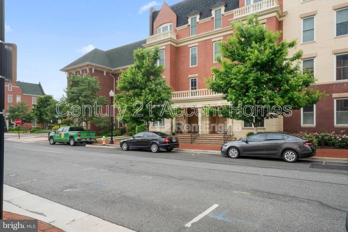 2109 Main Line Blvd #102 - Photo 2 of 10