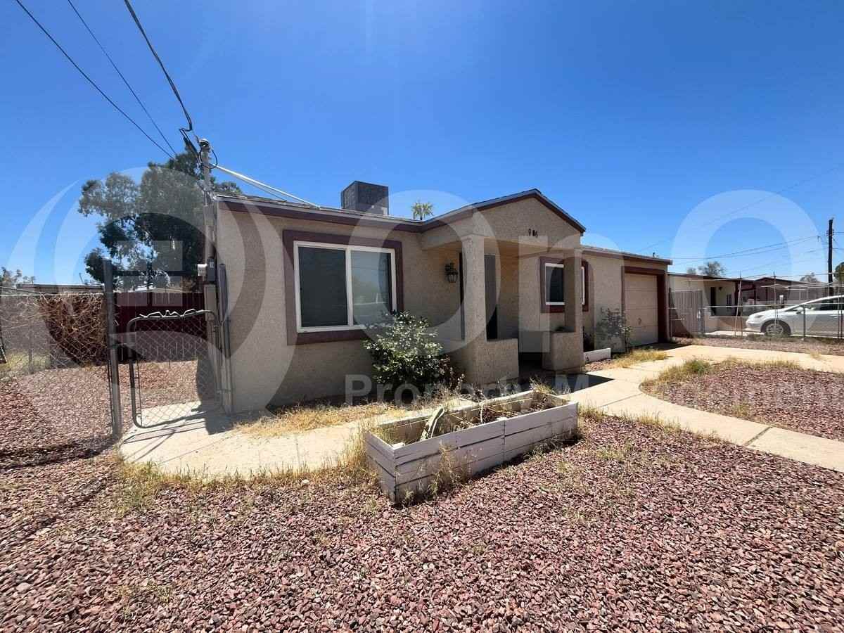 906 E Halcyon Rd - Photo 3 of 10