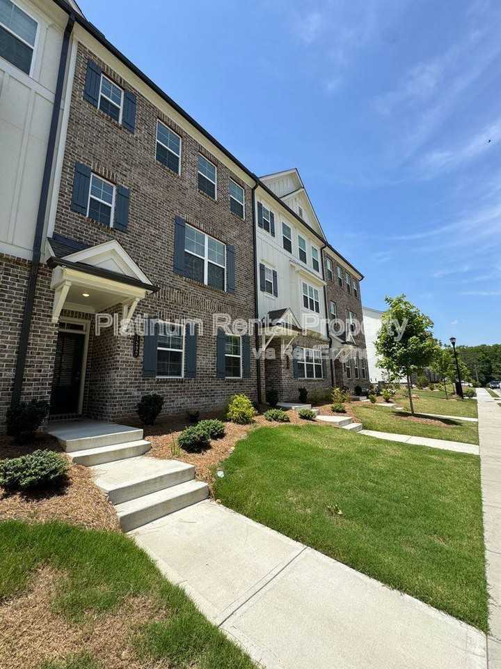 1592 Gin Blossom Cir - Photo 2 of 10