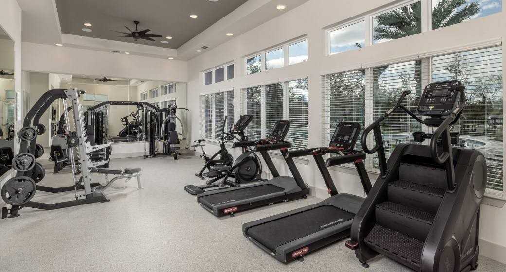 4201 Gunnison St - Photo 4 of 12