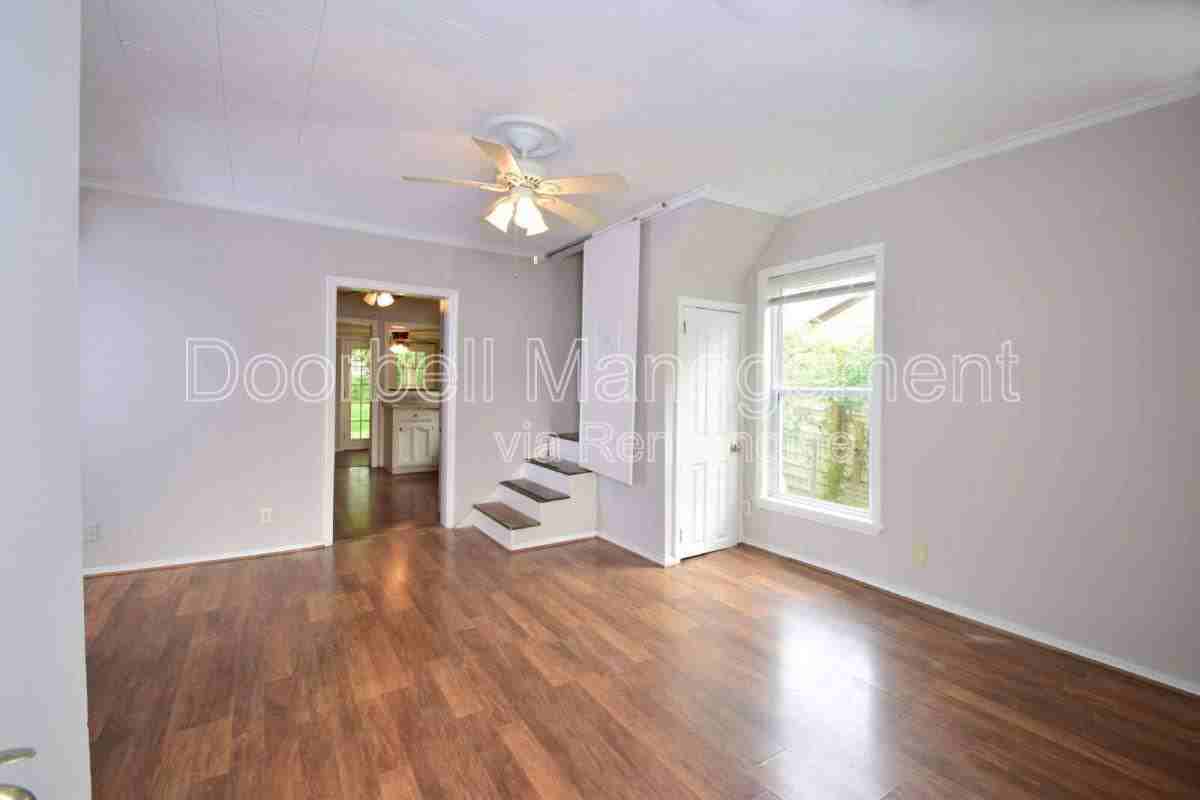 113 N Birch St - Photo 3 of 10