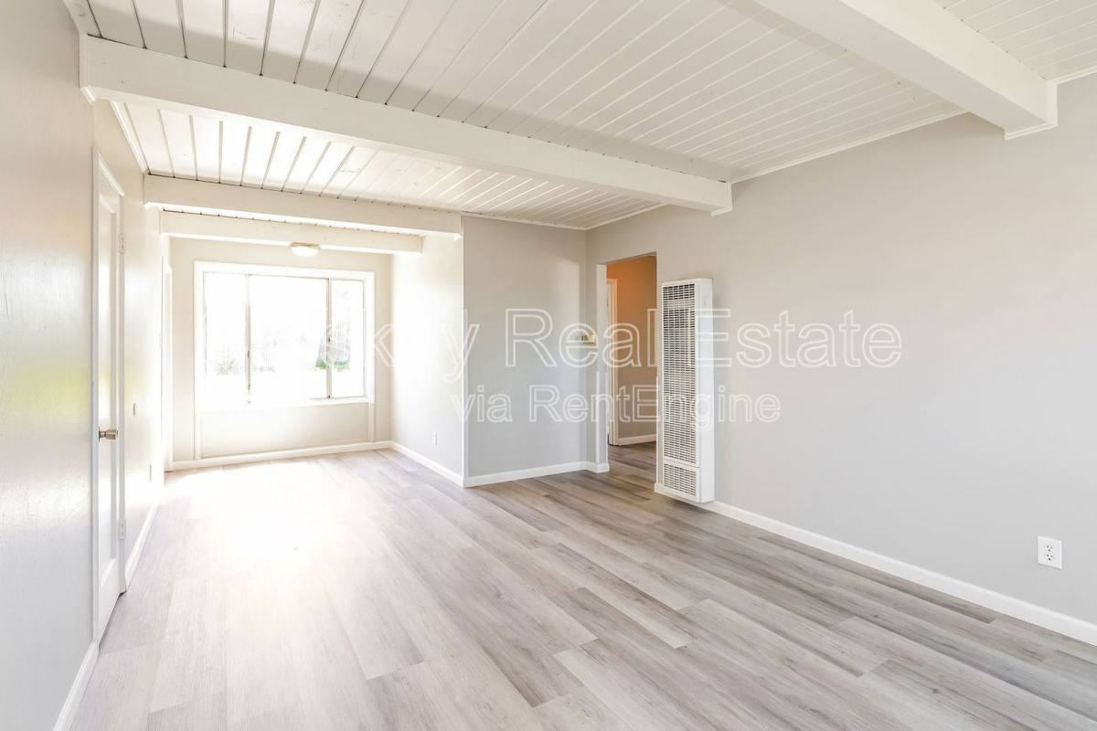 4108 Jenkins Way - Photo 3 of 10