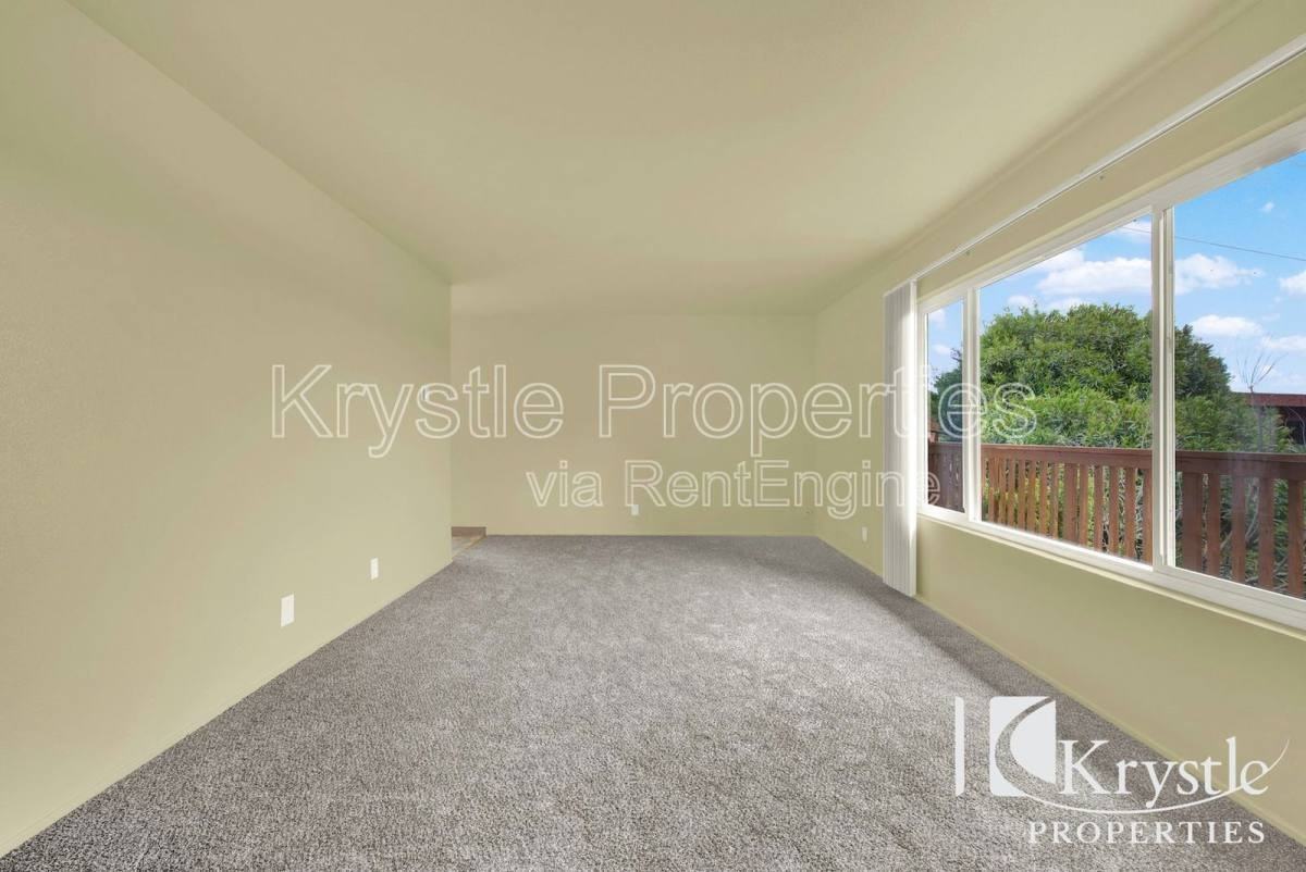 200 Avian Dr #3 - Photo 3 of 10