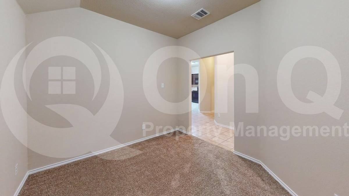 2725 Gains Mill Dr - Photo 3 of 10