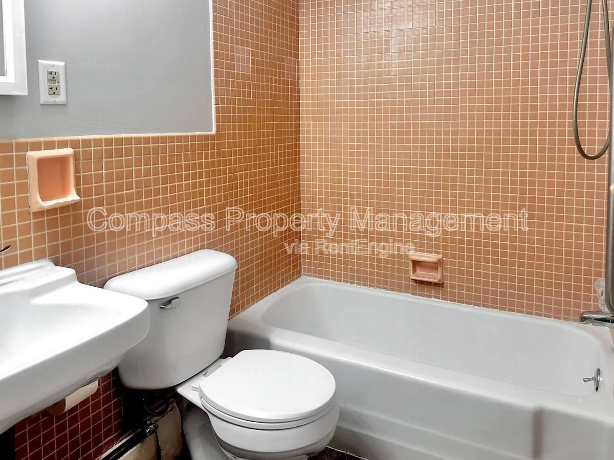 2841 S Burdick St #A - Photo 3 of 10