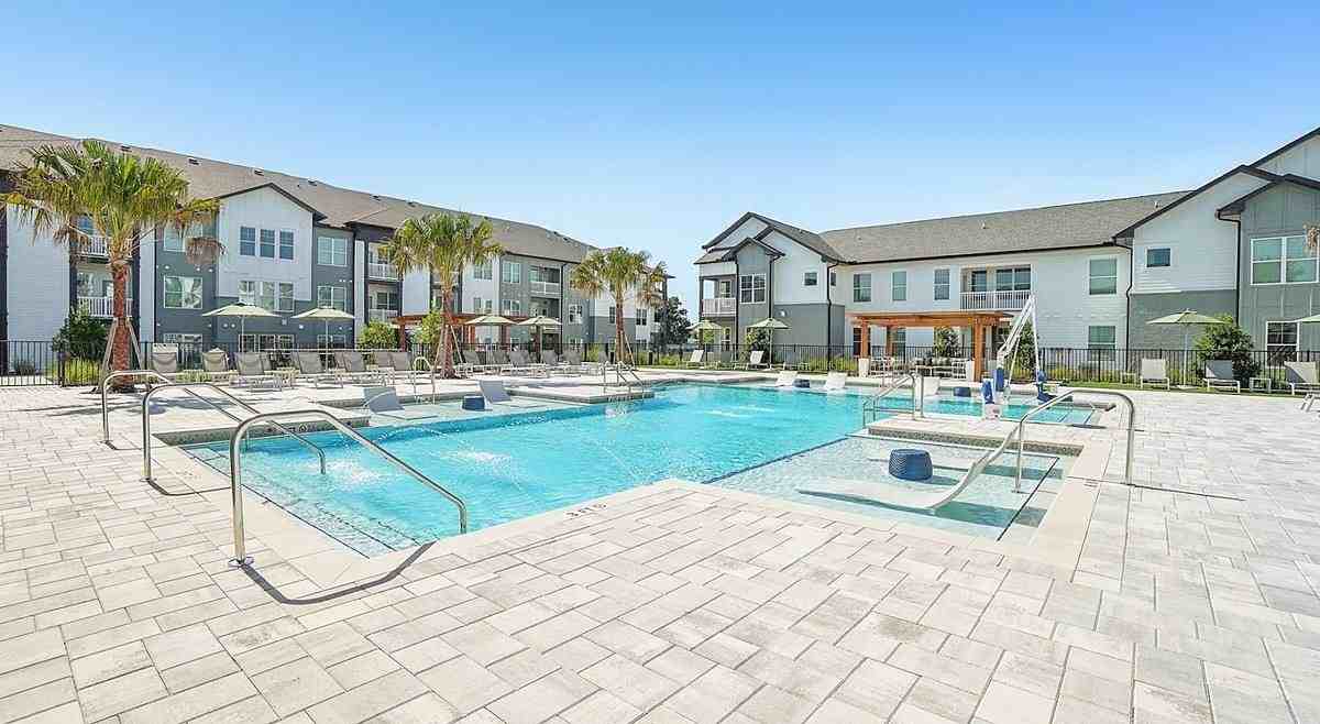 11000 Old Pasco Rd - Photo 2 of 19