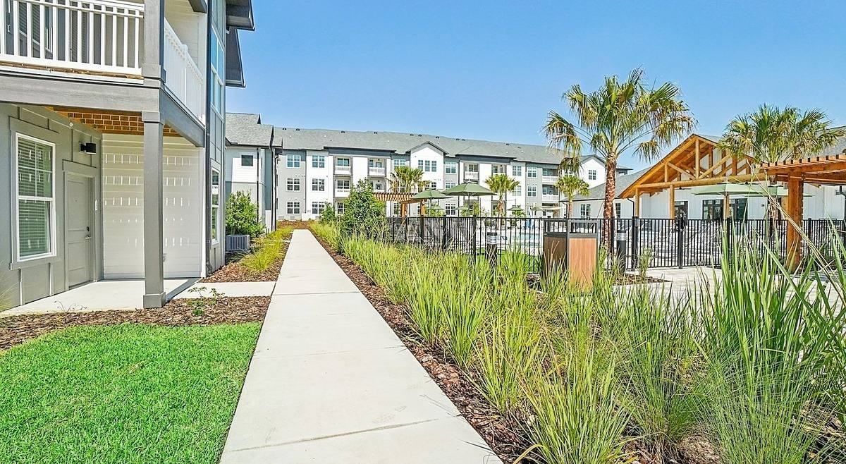 11000 Old Pasco Rd - Photo 3 of 19