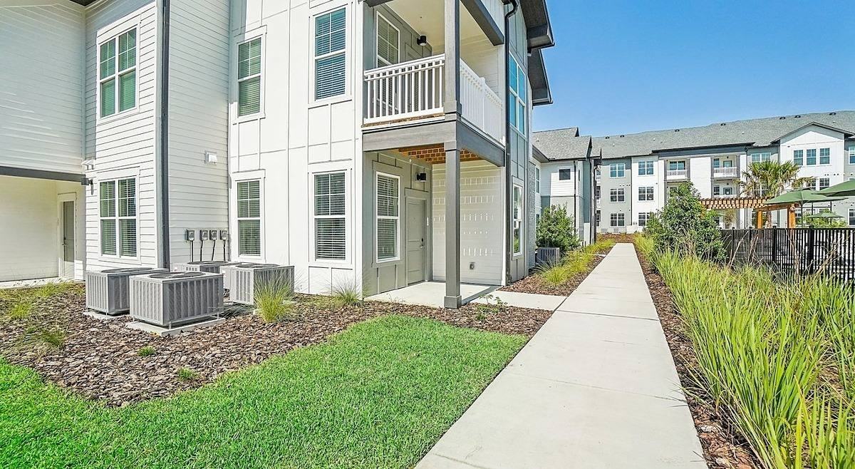 11000 Old Pasco Rd - Photo 4 of 19