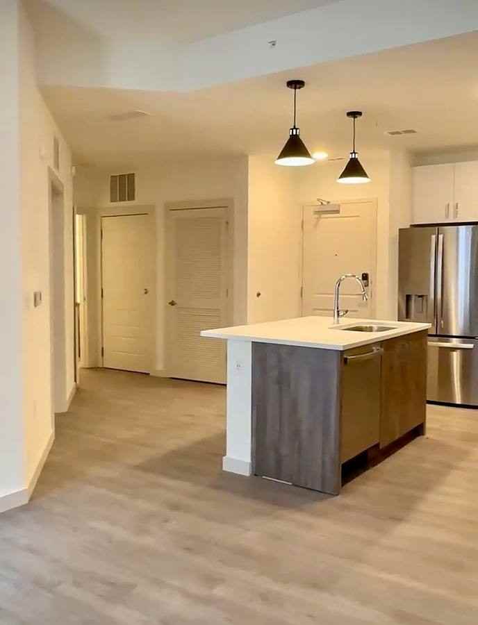 1298 E Madison St - Photo 3 of 18